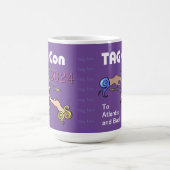 ラベルコン2024へアトランティスとバック – パープルマグカップ コーヒーマグカップ (中央)