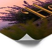 ラベンダーで飾られたミニマルな白い十字 ポスター (角)