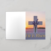 ラベンダーで飾られたミニマルな白い十字 箔グリーティングカード (外側レイダウン)