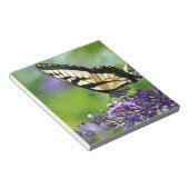 ラベンダーに黄色と黒の蝶 ノートパッド (アングル)