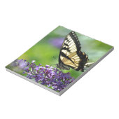 ラベンダーに黄色と黒の蝶 ノートパッド (回転)