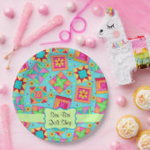 ラベンダーのパッチワークキルトのブロック名のハッピーバースデー ペーパープレート (パーティー)