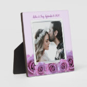 ラベンダーのパーソナライズされたバラ結婚写真のフレーム フォトプラーク (正面)