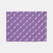ラベンダーの信じる魚 フリースブランケット (正面(横))