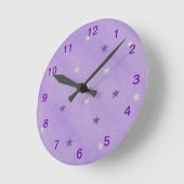 ラベンダーの壁時計に紫と銀の星 ラウンド壁時計 (傾斜)