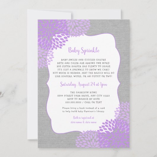 ラベンダーの灰色の女の子のベビーは招待を振りかけます 招待状 (正面)