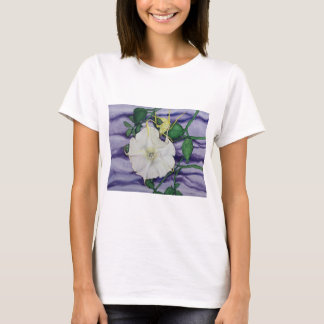 ラベンダーの白い花が付いている白いTシャツ Tシャツ