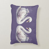 ラベンダーの花を添えた水彩のスワン アクセントクッション (裏面(縦))