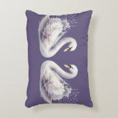 ラベンダーの花を添えた水彩のスワン アクセントクッション (正面(垂直))