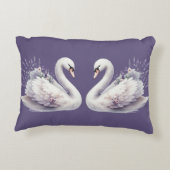 ラベンダーの花を添えた水彩のスワン アクセントクッション (裏面)