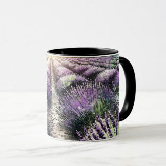 ラベンダーの花咲く静謐なマグカップ マグカップ