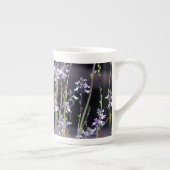 ラベンダーの野の花 ボーンチャイナマグカップ (右)