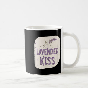 ラベンダーシーズンのコスチューム キスとワイルドフラワーの愛好家向け コーヒーマグカップ
