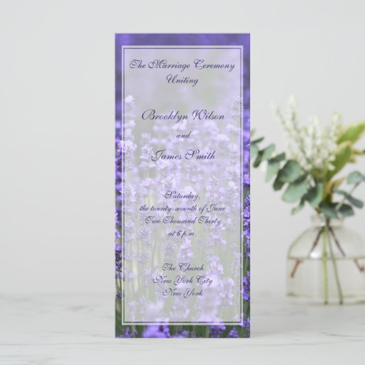 ラベンダーパーソナライズされた結婚式 プログラムラックカード プログラム (スタンド正面)