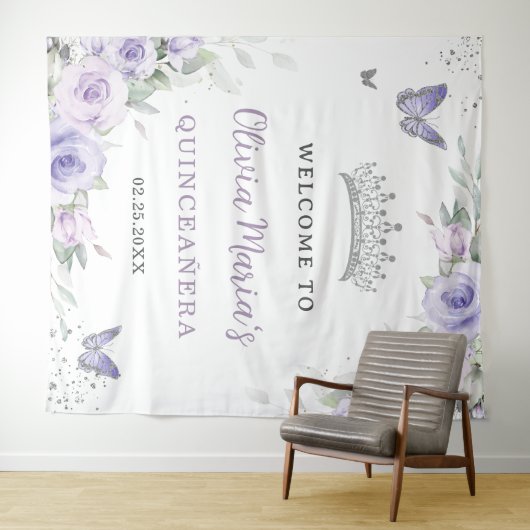 ラベンダーパープルの花のキンセアニエラとウェディングの歓迎 タペストリー (インサイチュ(横))