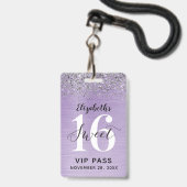 ラベンダーパープルスウィート16誕生日VIP バッジ (正面（ネックストラップ付）)