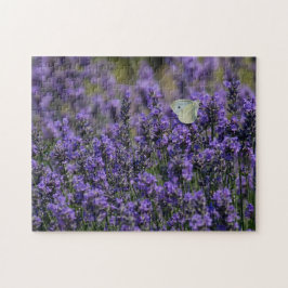 ラベンダーパープルフラワーフィールドと蝶 ジグソーパズル
