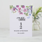 ラベンダーパープルワイルドフラワー春テーブル番号 招待状 (スタンド正面)
