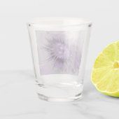 ラベンダーフラワードリームモダン抽象芸術フラクタル ショットグラス (裏面)