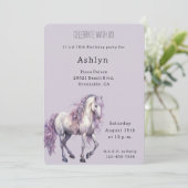 ラベンダーホワイトフローラホース女性のカーボーイ誕生日 招待状 (スタンド正面)
