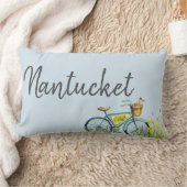 ラベンダー分野のNantucketのヴィンテージの自転車 ランバークッション (ブランケット)