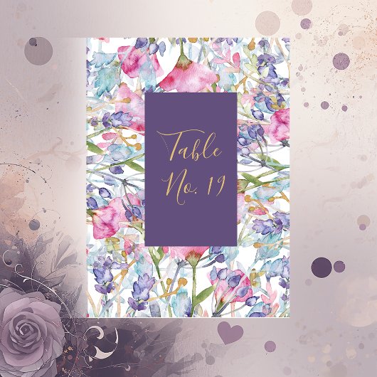 ラベンダー色のワイルドフラワーの緑の葉 テーブルナンバー