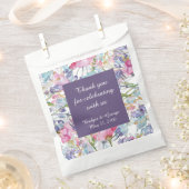 ラベンダー色のワイルドフラワーの緑の葉 フェイバーバッグ (クリップ留めされた状態)