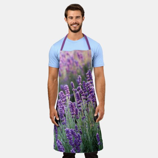 ラベンダー エプロン (着用した状態)