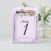 ラベンダー テーブル ナンバー 大きなメイソンジャー & ライト 招待状 (スタンド正面)