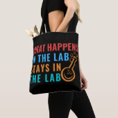 ラボでの動作 – LABLIFE トートバッグ (クローズアップ)