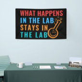 ラボでの動作 – LABLIFE 横断幕 (トレードショー)