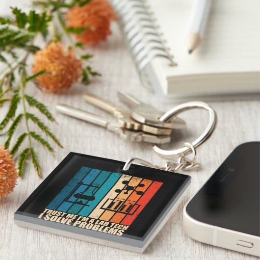 ラボテクおもしろいテックヴィンテージ研究員のユーモア キーホルダー (正面右)