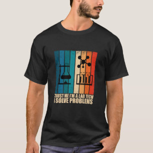 ラボテクおもしろいテックヴィンテージ研究員のユーモア Tシャツ