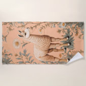 ラマとエレガントデイジーフラワーオンピーチ ビーチタオル (正面)