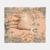 ラマとエレガントデイジーフラワーオンピーチ フリースブランケット (正面(横))