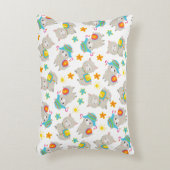 ラマの模様、かわいいラマ、アルパカ、花 アクセントクッション (正面(垂直))