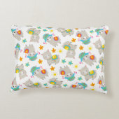 ラマの模様、かわいいラマ、アルパカ、花 アクセントクッション (裏面)