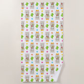 ラマの模様、可愛いラマ、アルパカ、サボテン ビーチタオル (正面)