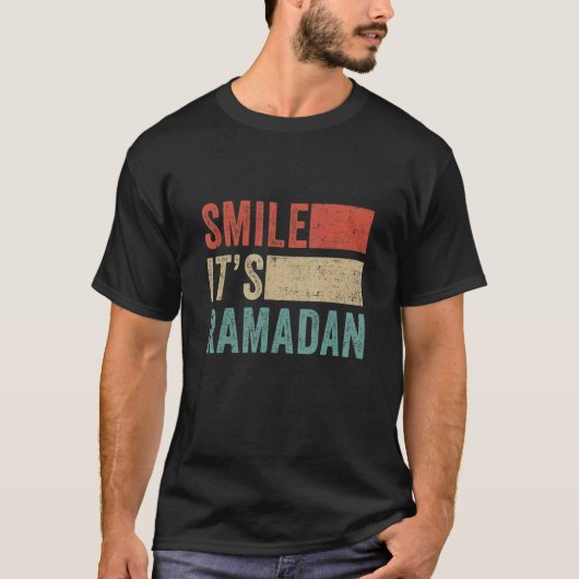 ラマダンムバラクカレムスマイルitsラマダン tシャツ (正面)