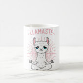 ラマヨガナマステティピラーツヨガアルパカラバーミー コーヒーマグカップ (中央)