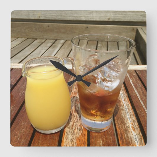 ラムとパイナップル スクエア壁時計 (正面)