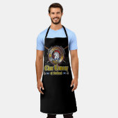 ラムゼー·クラン·バッジ エプロン (着用した状態)