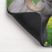 ラム-花をかぐこと マウスパッド (コーナー)