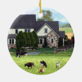 ランカスターPA – 牧草地に牛がいるファミリーファーム セラミックオーナメント (裏面)
