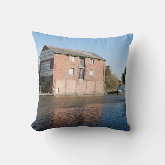 ランゴレン運河エレスメアイングランド クッション (正面)