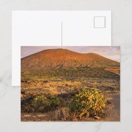ランサローテ島の火山畑とサンセット時のカルデラ ポストカード