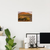 ランサローテ島の火山畑と日の入り時のカルデラ ポスター (ホームオフィス)
