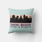 ランシングMIシティスカイライン緯度と経度 クッション (裏面)