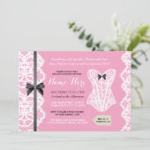 ランジェリーのシャワーの招待のピンク及び黒いブライダルパーティ 招待状 (スタンド正面)