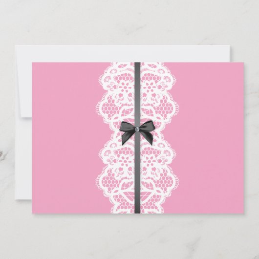 ランジェリーのシャワーの招待のピンク及び黒いブライダルパーティ 招待状 (裏面)